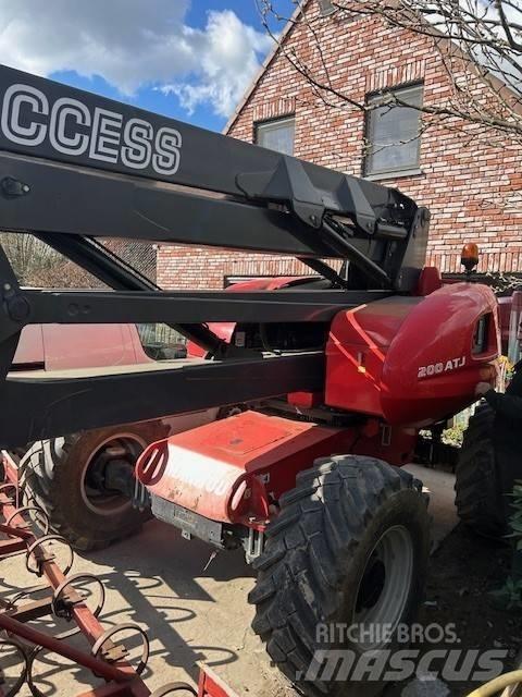 Manitou 200 ATJ Elevadores braços articulados