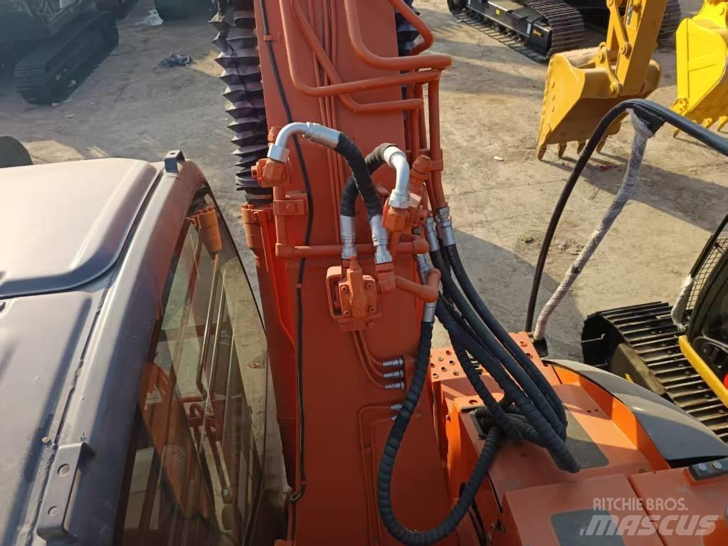Hitachi ZX135 Escavadoras de rastos