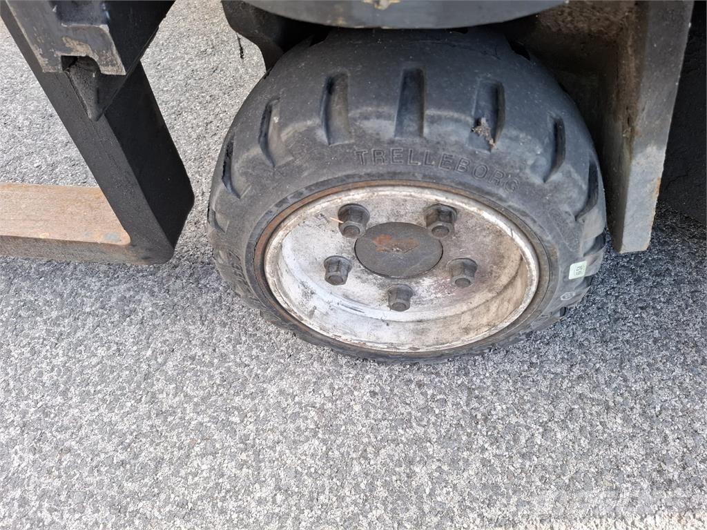 Combilift C3000CB Empilhadores de 4 vias