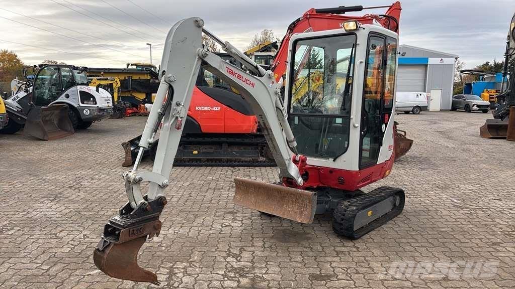 Takeuchi TB216 Mini Escavadoras <7t