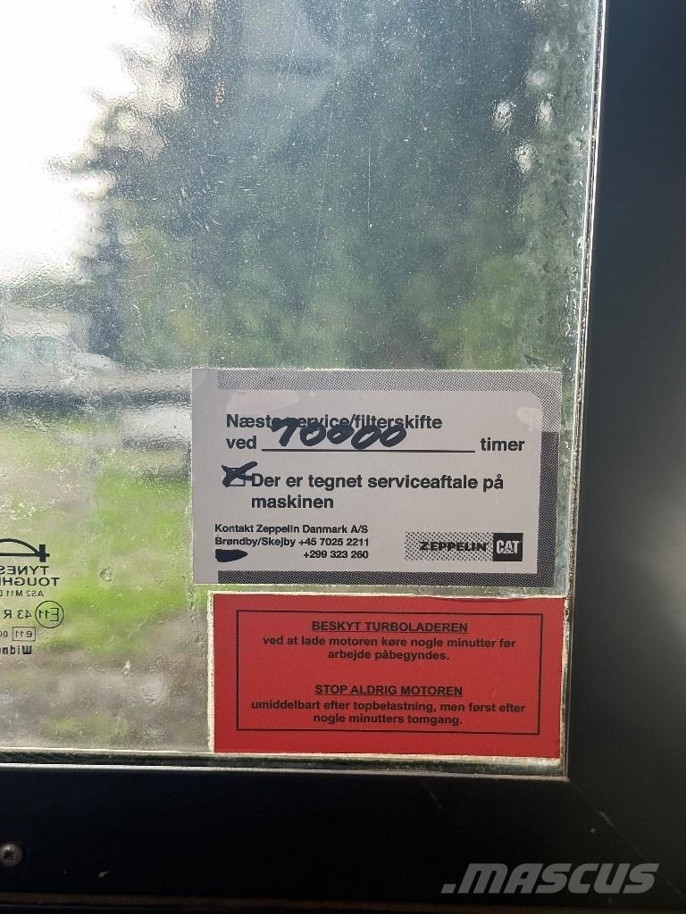 CAT D 6 T LGP Dozers - Tratores rastos