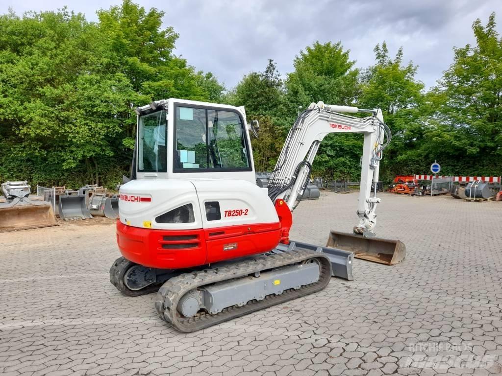 Takeuchi TB 250-2 Mini Escavadoras <7t