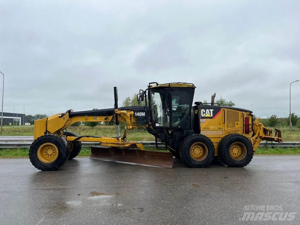 CAT 140M Motoniveladoras