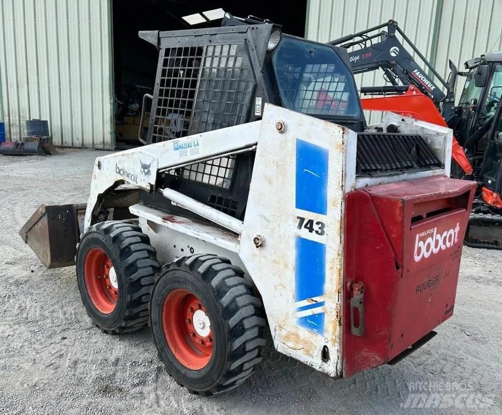 Bobcat 743 Carregadoras de direcção deslizante