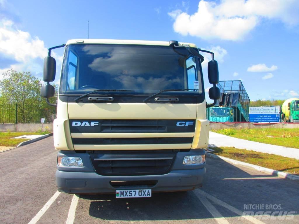 DAF 65CF300 Camiões grua