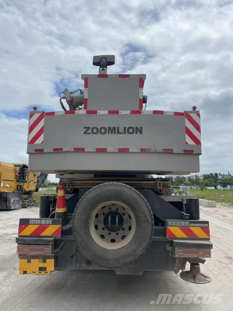Zoomlion ZTC 350 H Gruas Fora-de-estrada