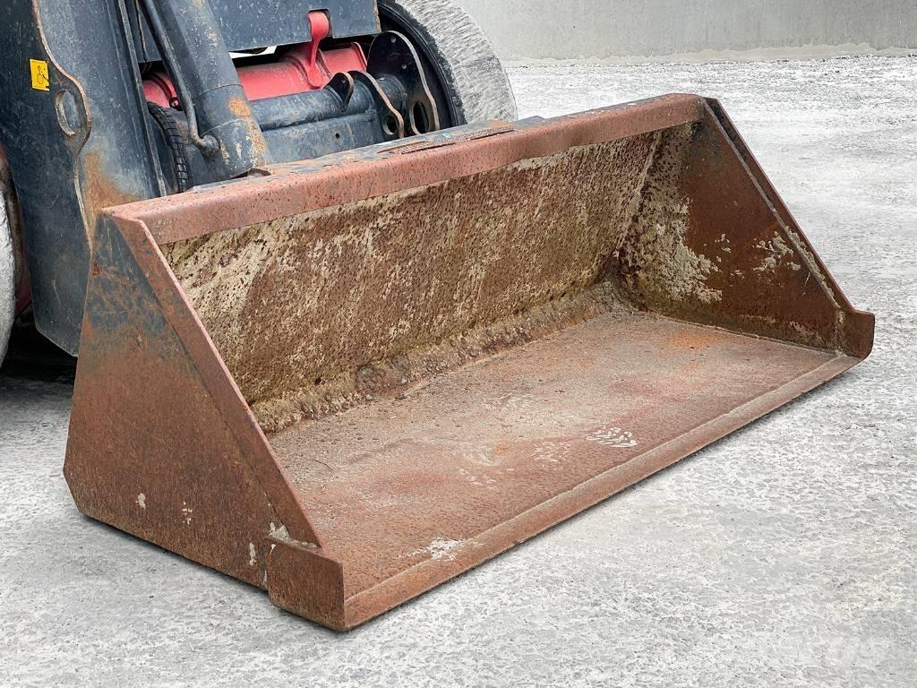 JCB R260 Carregadoras de direcção deslizante