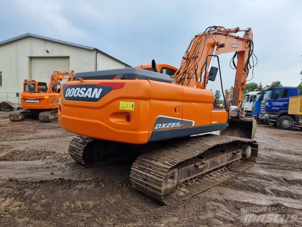 Doosan DX 255 LC Escavadoras de rastos