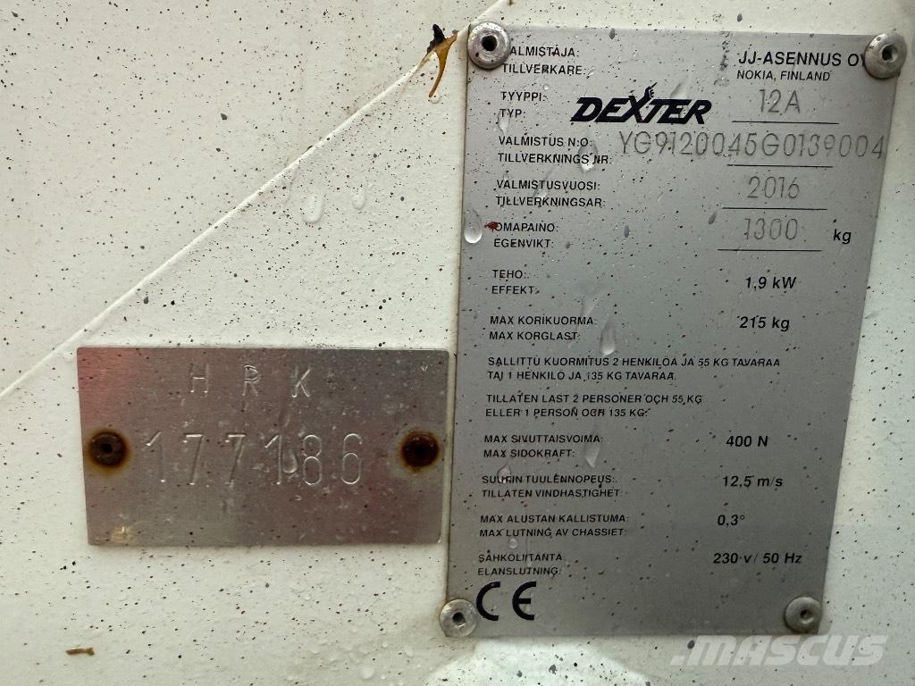 Dexter 12 A Plataformas aéreas montadas em atrelados