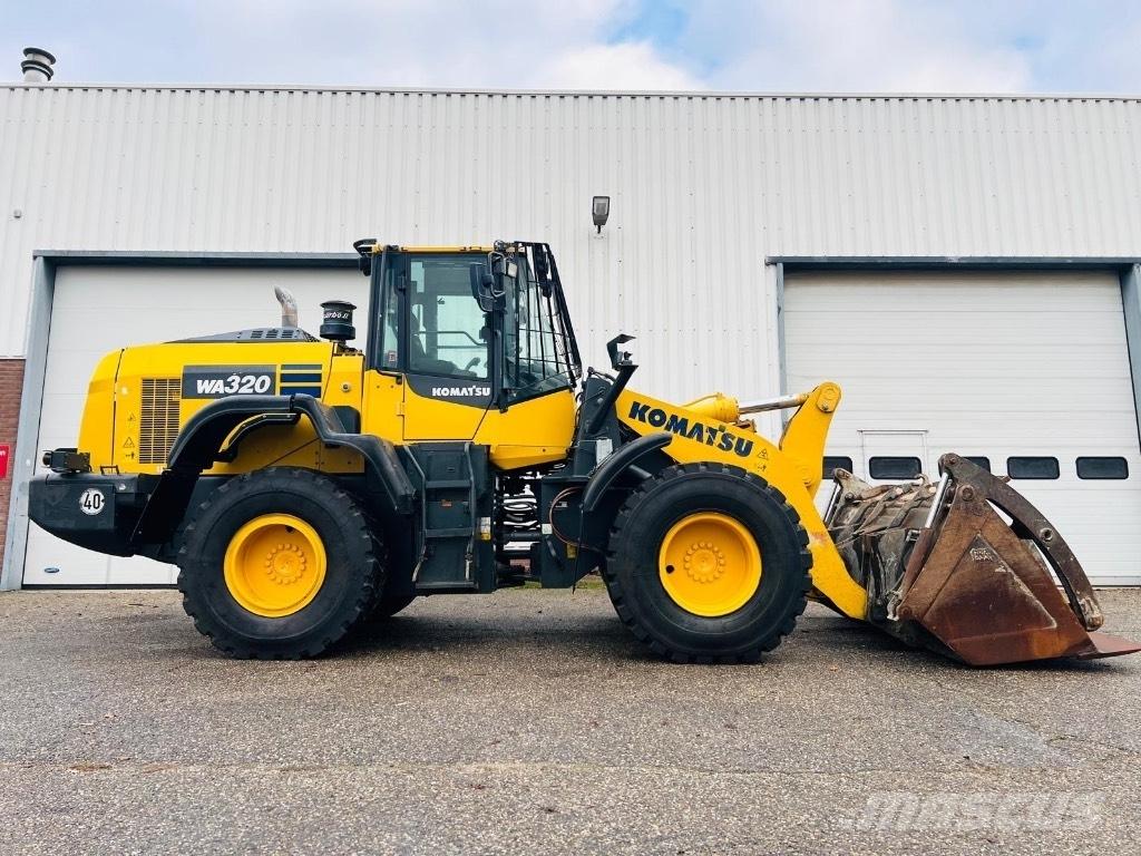 Komatsu WA 320-8 Pás carregadoras de rodas