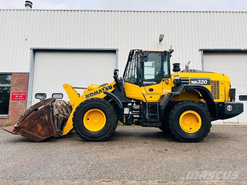 Komatsu WA 320-8 Pás carregadoras de rodas