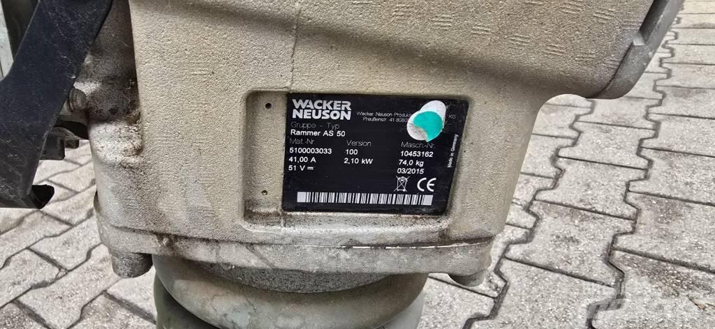 Wacker Neuson AS50e Saltitões