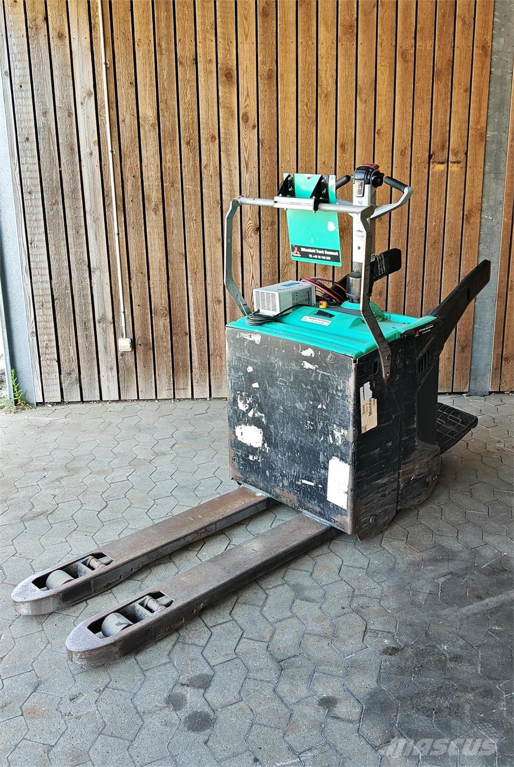 Mitsubishi PBV20N2 Camiões de caixa aberta