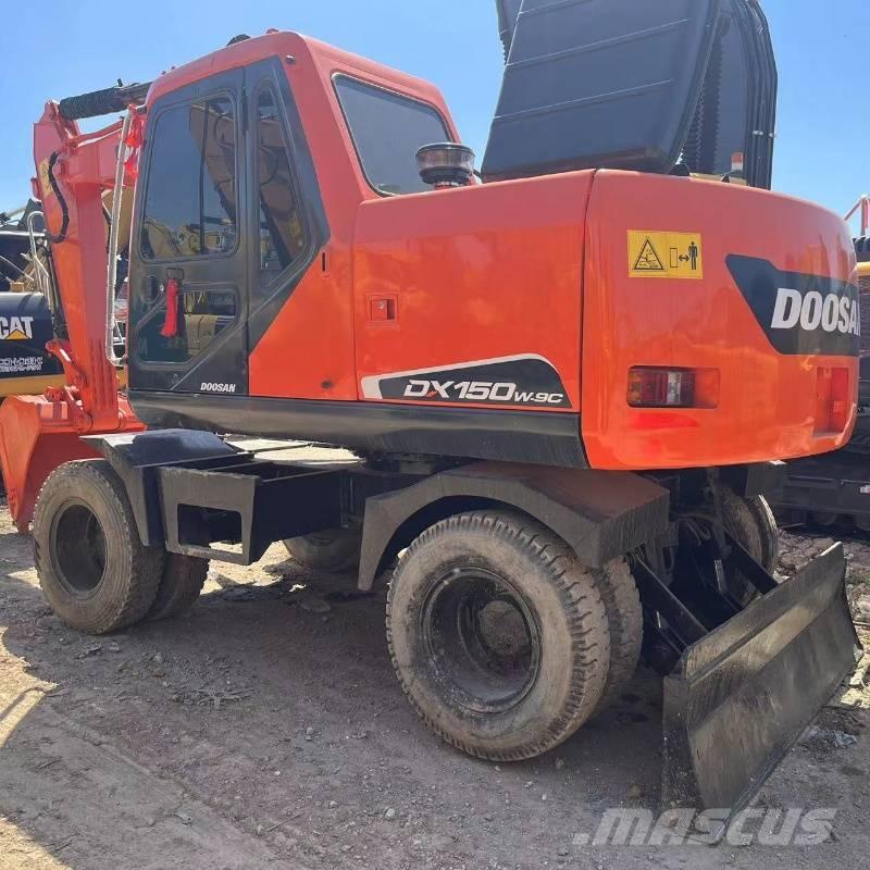 Doosan DX150W Escavadoras de rodas