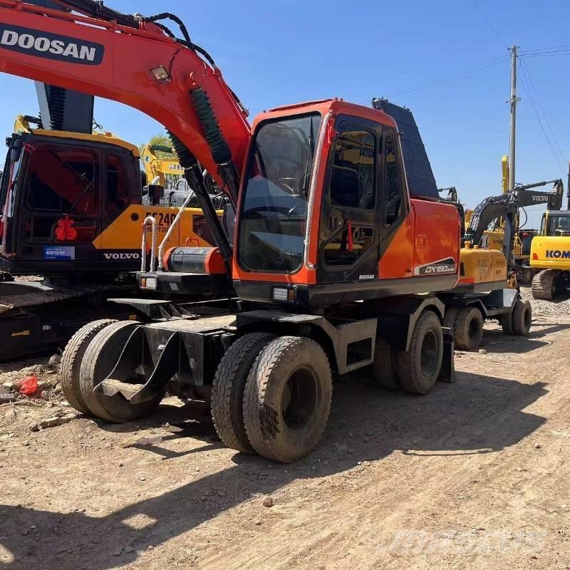 Doosan DX150W Escavadoras de rodas