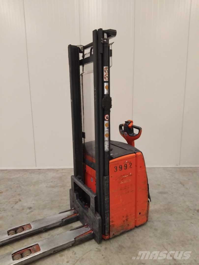 Linde L14 Self propelled stackers