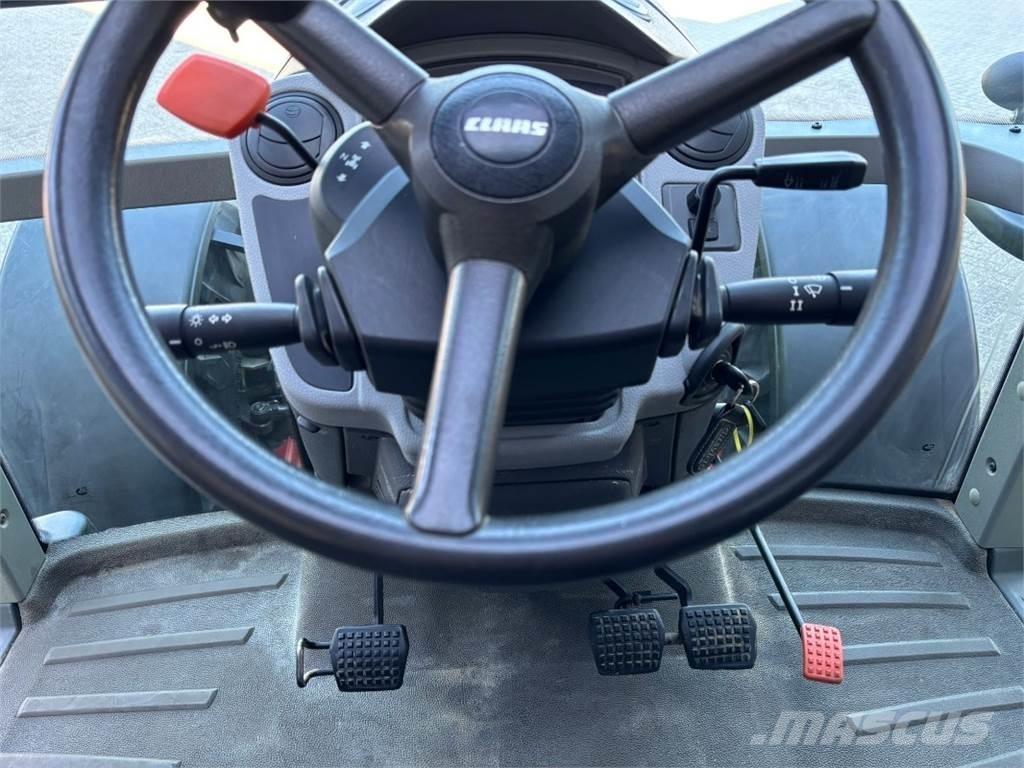 CLAAS Arion 640 Tratores Agrícolas usados