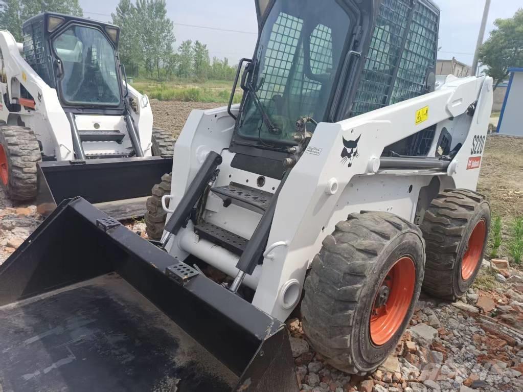 Bobcat S 220 Carregadoras de direcção deslizante