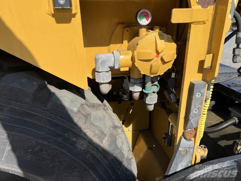 CAT AP 300 Pavimentadoras de asfalto