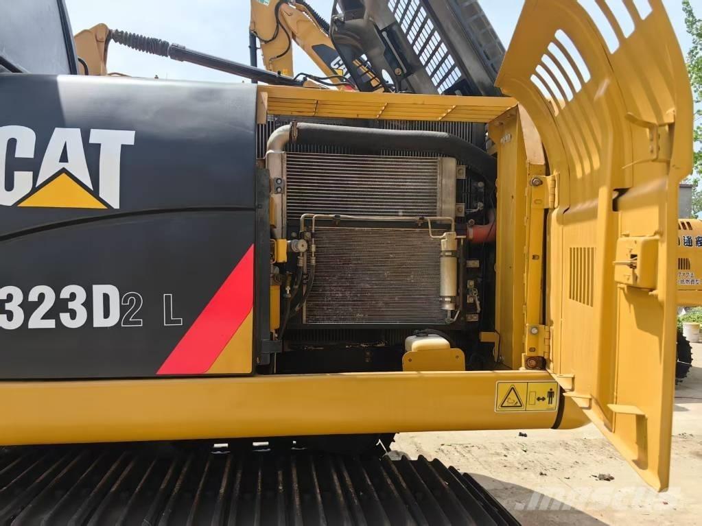 CAT 323 D Escavadoras de rastos