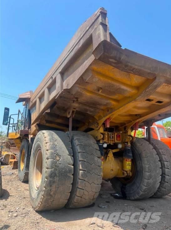 CAT 773 F Camiőes dumper basculantes rígidos