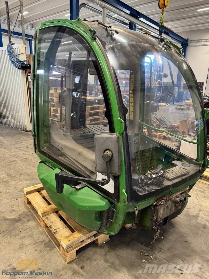 John Deere 1210E Cabines e interior