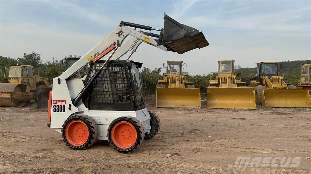 Bobcat S 300 Carregadoras de direcção deslizante