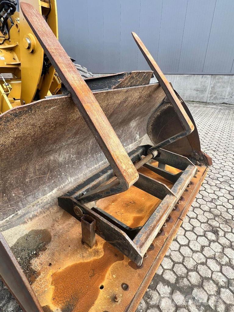 CAT 926M Pás carregadoras de rodas