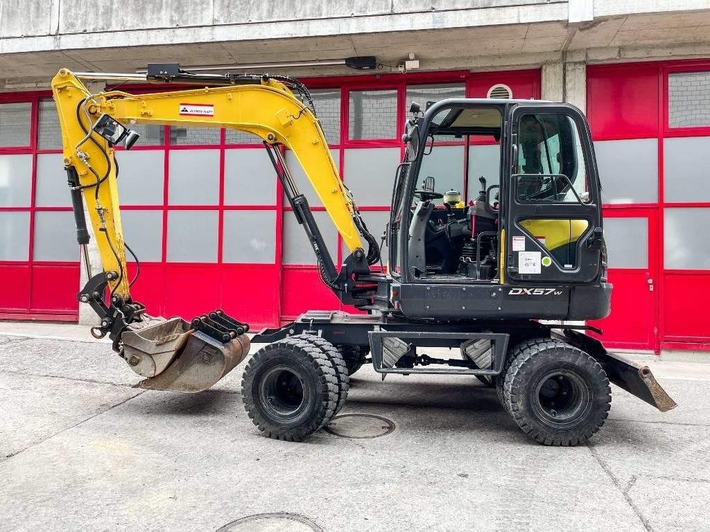 Doosan DX 57 W-5 Escavadoras de rodas