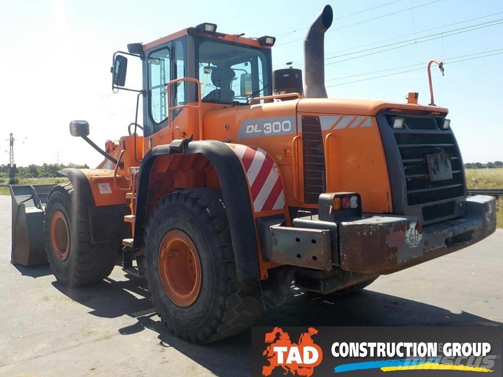 Doosan DL 300 Pás carregadoras de rodas