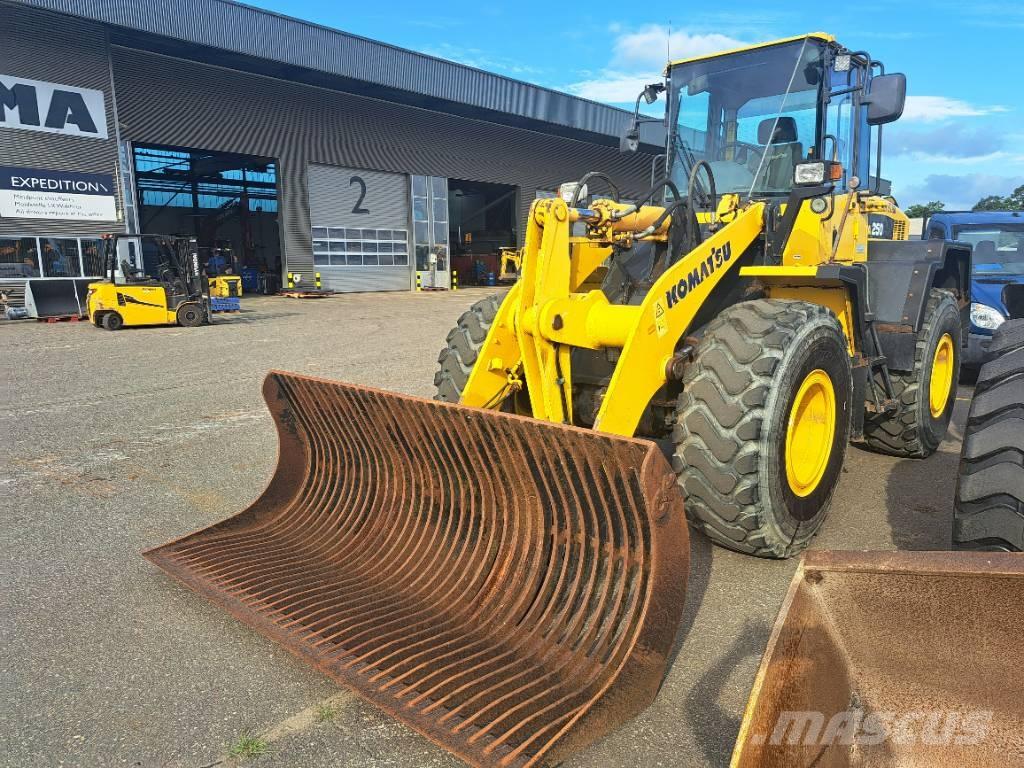 Komatsu WA 250-5H Pás carregadoras de rodas