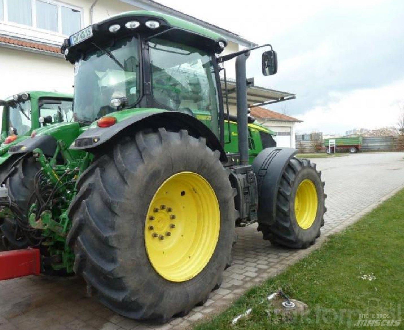 John Deere 7230R Tratores Agrícolas usados