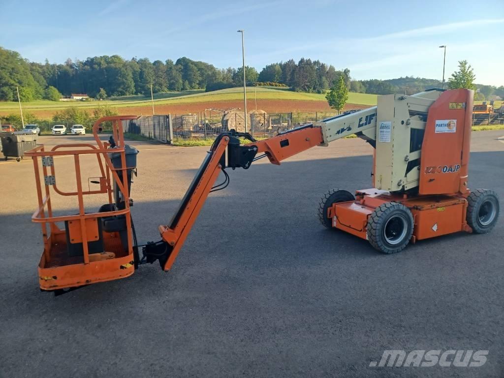 JLG E 300 AJP Elevadores braços articulados
