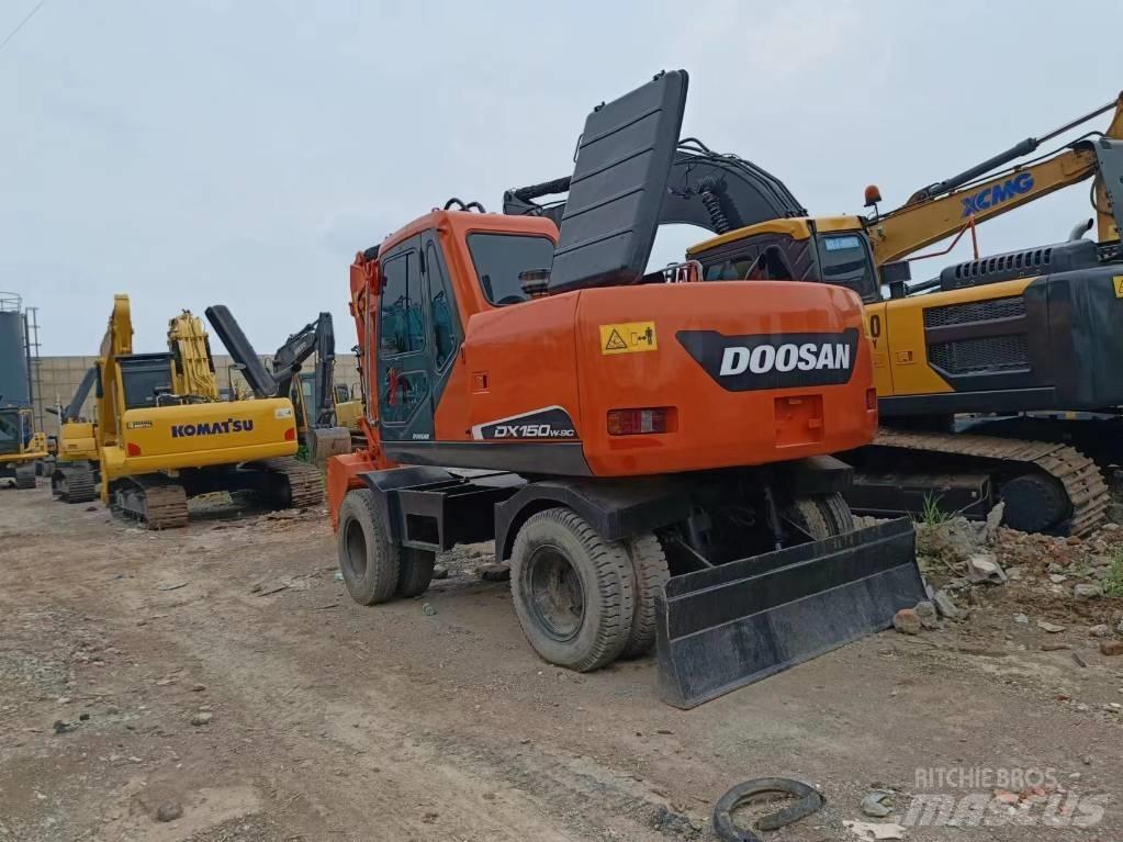 Doosan 150 W Escavadoras de rodas