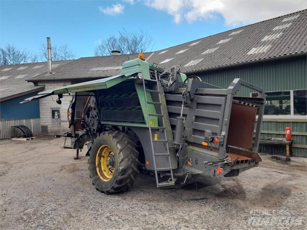 Fendt 12130N Tratores Agrícolas usados