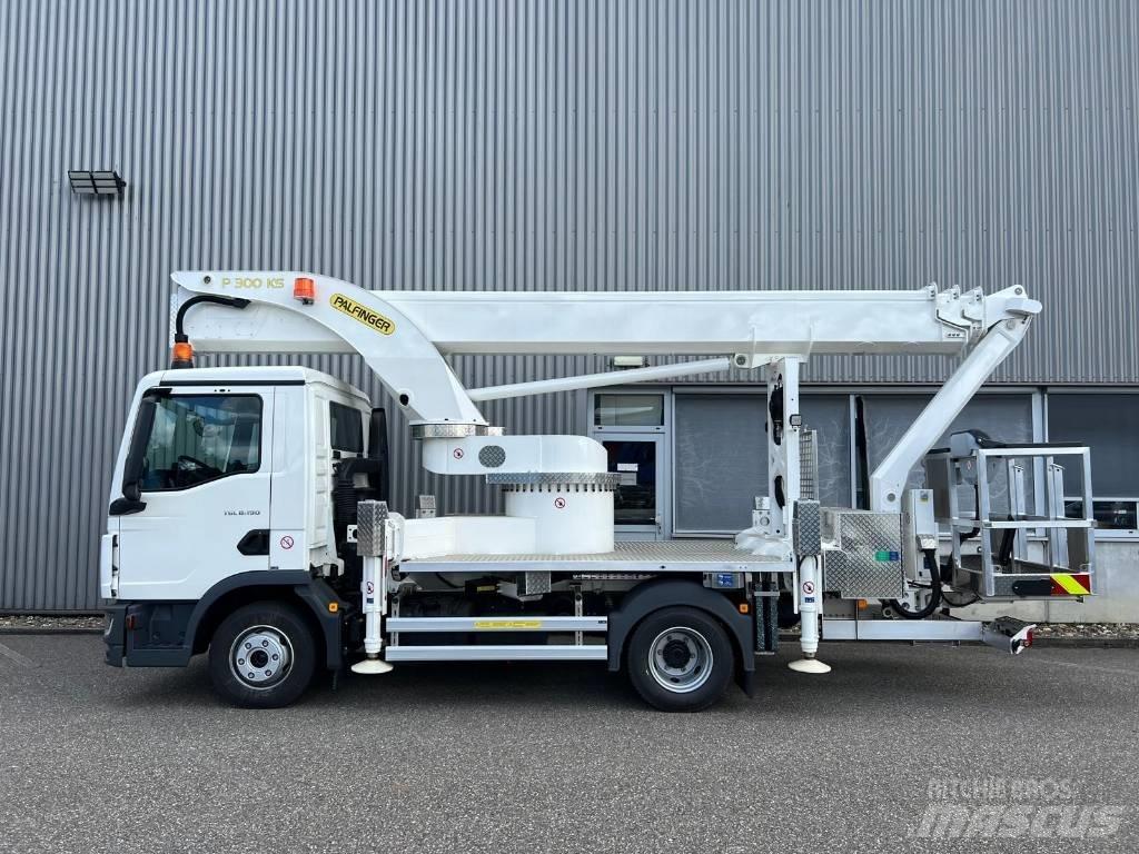 Palfinger P 300 KS Plataformas aéreas montadas em camião