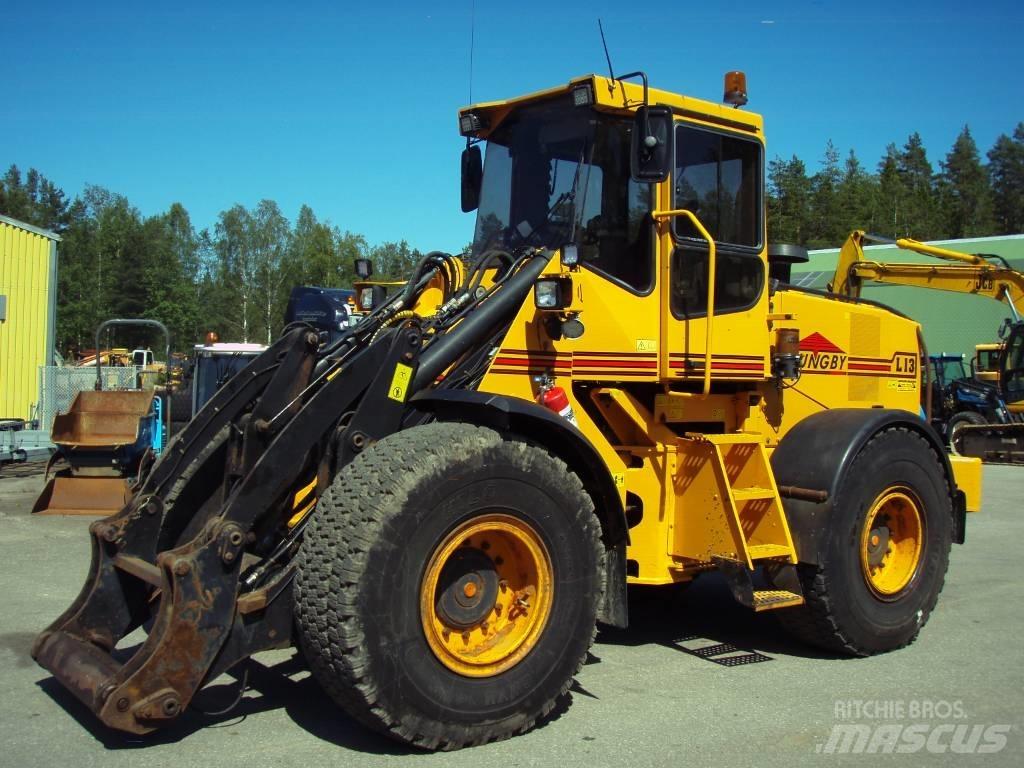 Ljungby L 13 Pás carregadoras de rodas