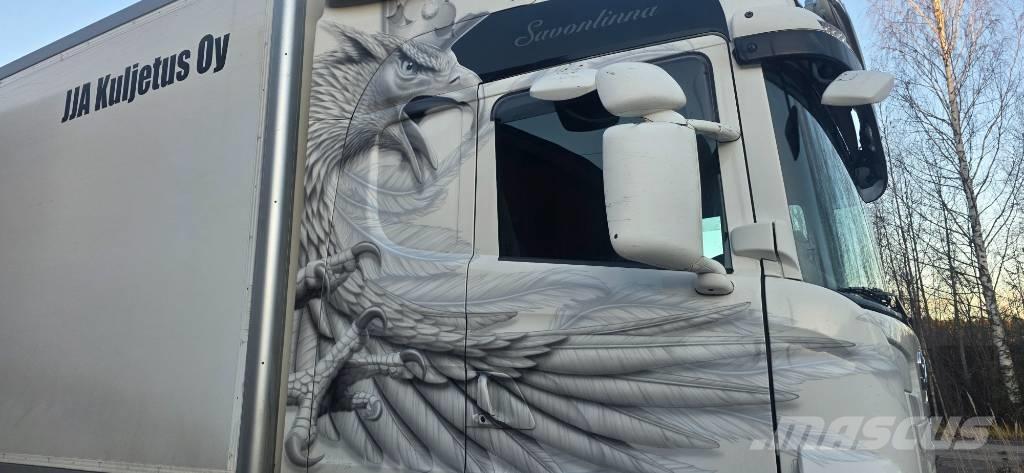 Scania R 360 Camiões de caixa fechada