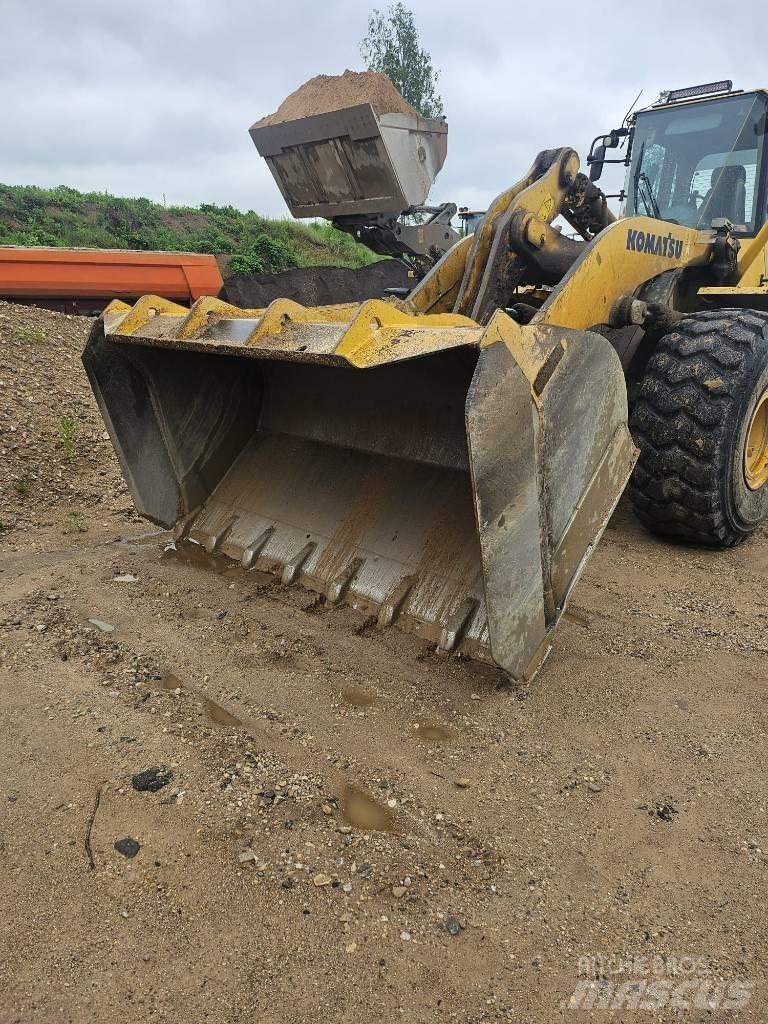 Komatsu WA 470 Pás carregadoras de rodas