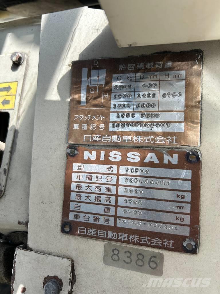 Nissan YGF03 Empilhadores Diesel