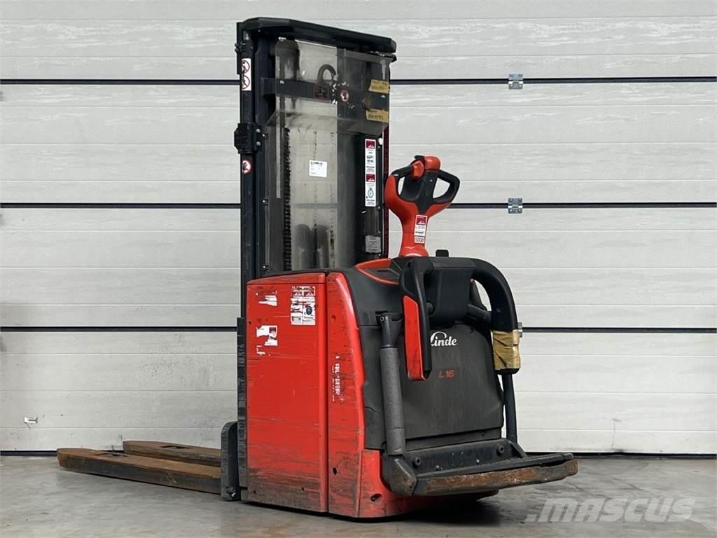 Linde L16AP Empilhador para operador externo