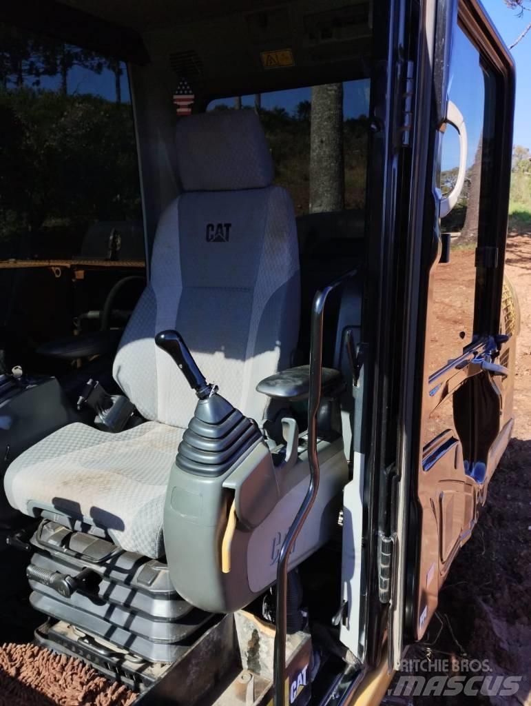 CAT 320D2 Escavadoras de rastos