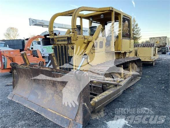 Komatsu D65E-6 Dozers - Tratores rastos