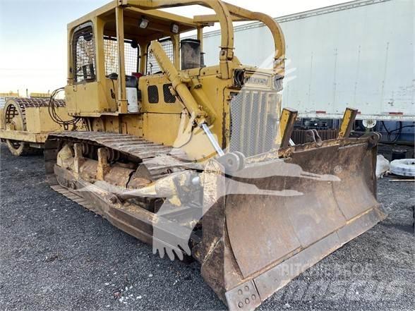 Komatsu D65E-6 Dozers - Tratores rastos