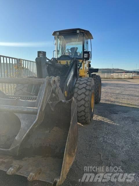 Komatsu WA 200 PZ-6 Pás carregadoras de rodas