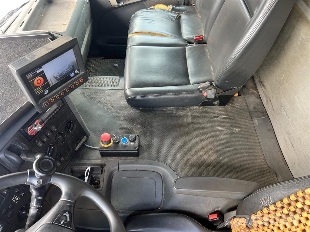 Scania P320 Camiões de chassis e cabine