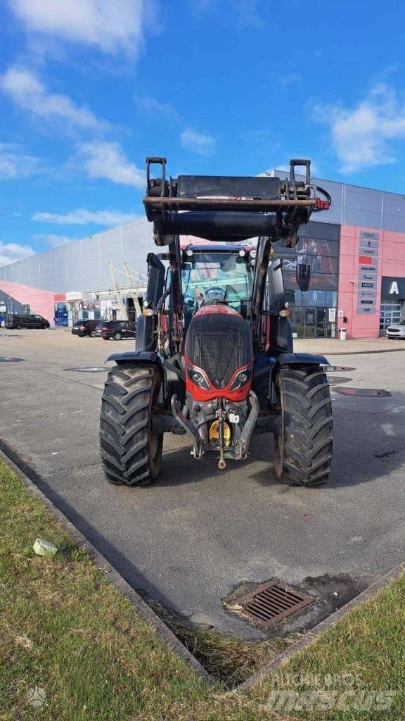 Valtra T 214 Tratores Agrícolas usados