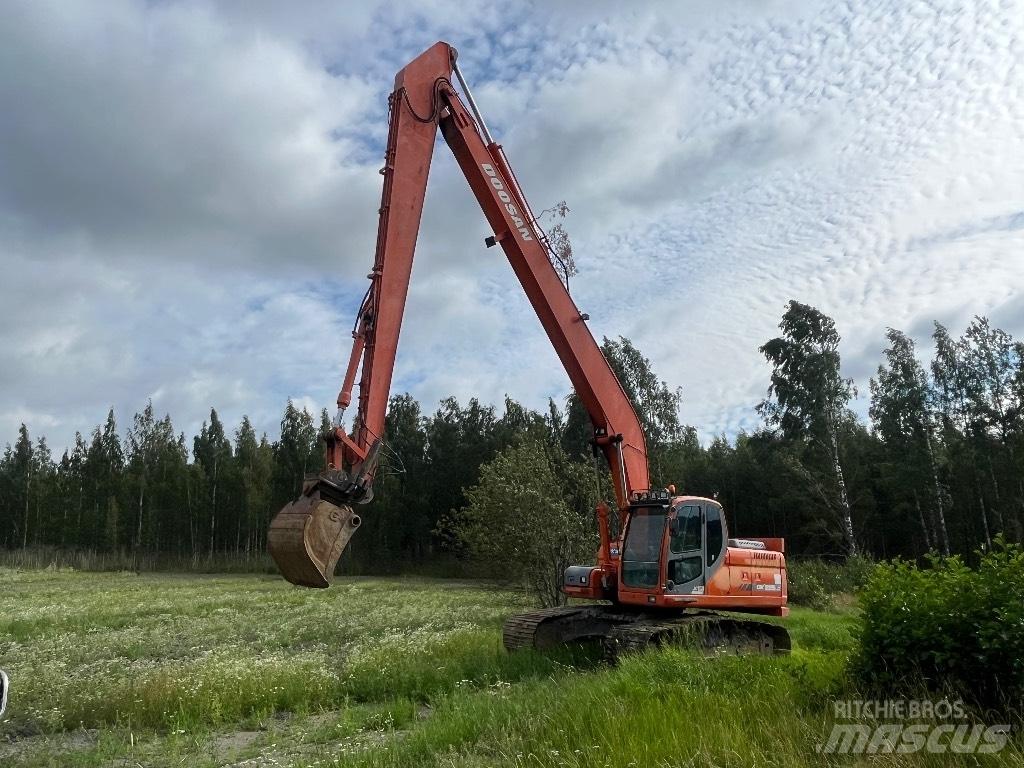 Doosan DX 225 LC Escavadoras de longo alcance