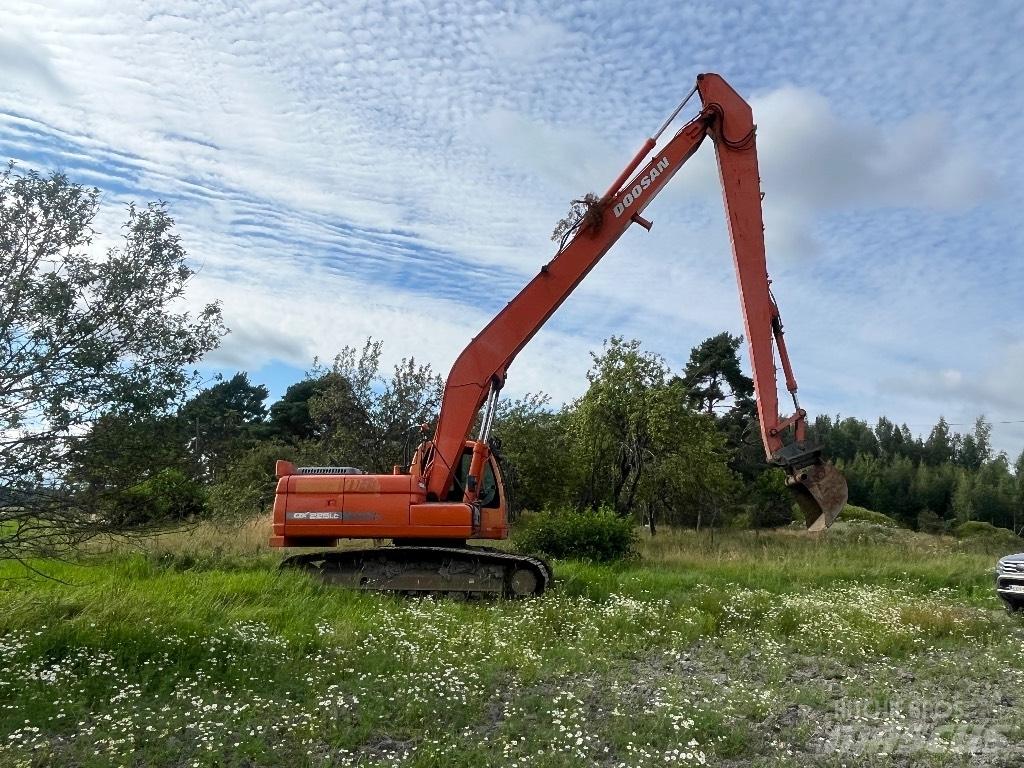 Doosan DX 225 LC Escavadoras de longo alcance