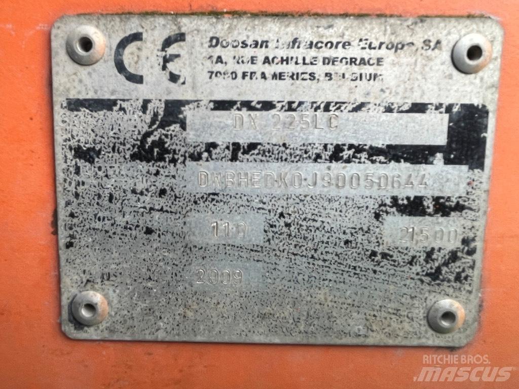 Doosan DX 225 LC Escavadoras de longo alcance